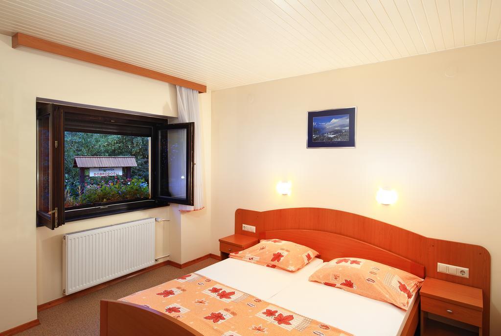 Rooms Sustersic Ljubljana Bagian luar foto
