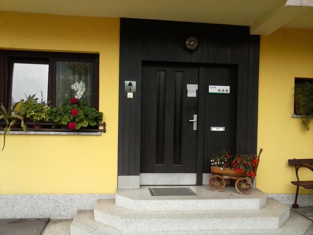Rooms Sustersic Ljubljana Bagian luar foto