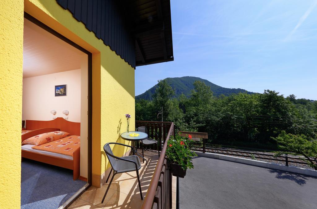 Rooms Sustersic Ljubljana Bagian luar foto