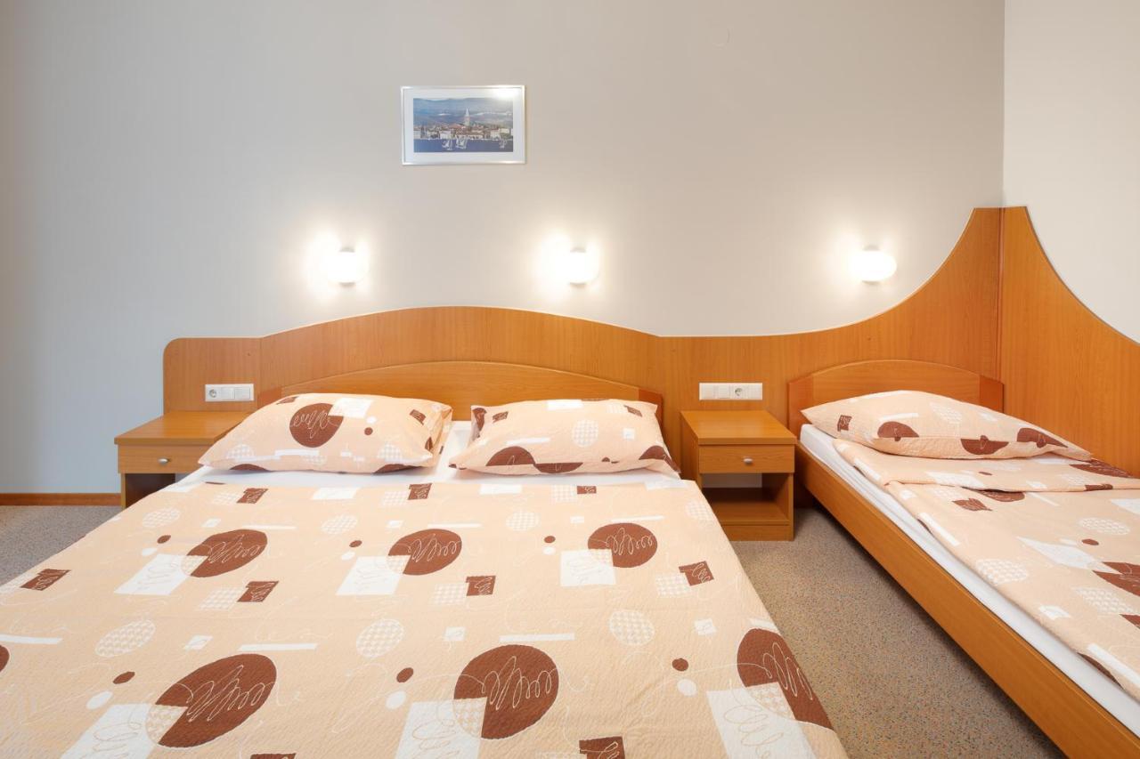 Rooms Sustersic Ljubljana Bagian luar foto