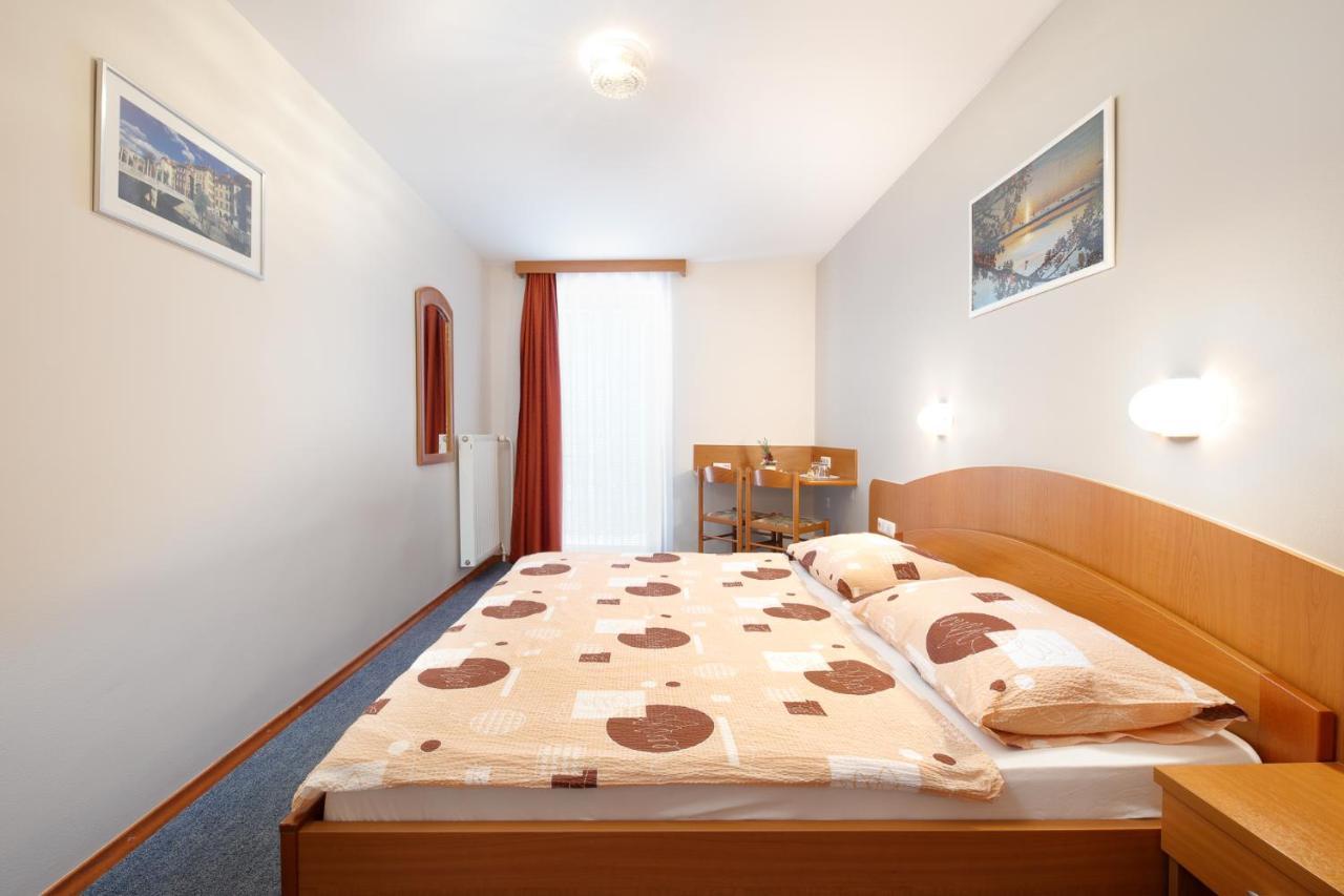 Rooms Sustersic Ljubljana Bagian luar foto