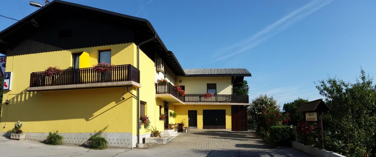 Rooms Sustersic Ljubljana Bagian luar foto